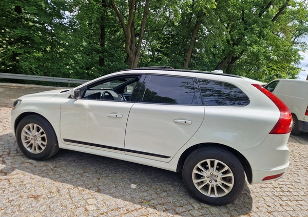 Volvo XC 60 cena 75500 przebieg: 173000, rok produkcji 2016 z Kraków małe 254